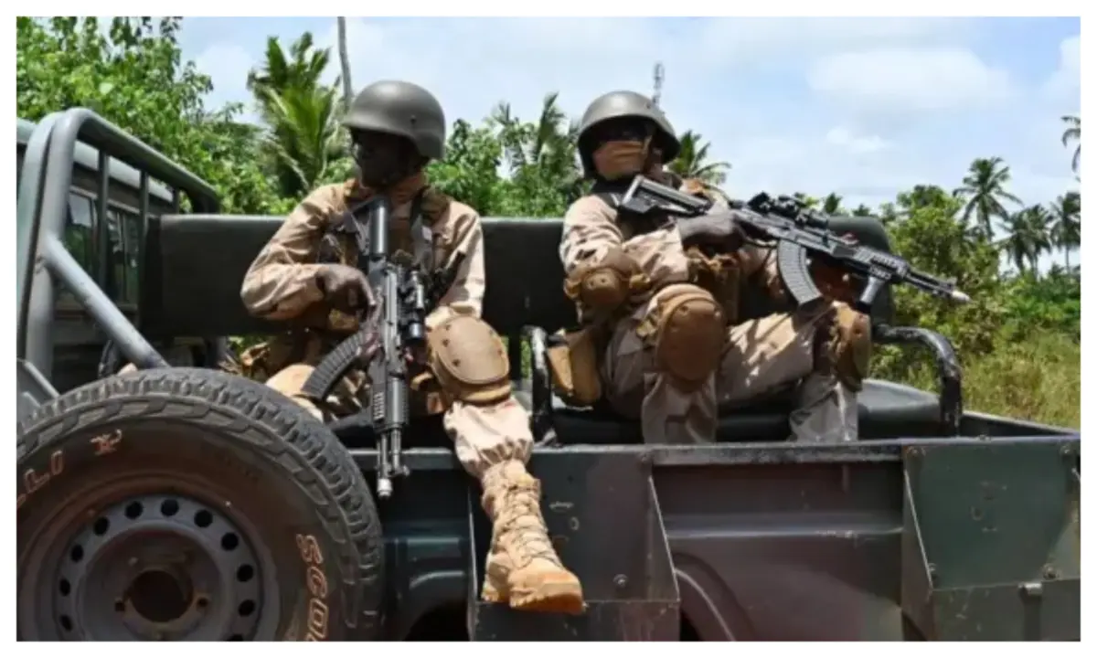 Nigerian troops battle insurgents and terrorists in northern Nigeria