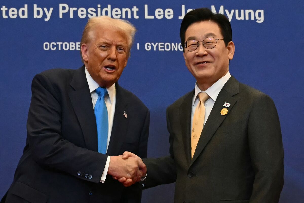 Trump, South Korea Seal $350bn Trade, Investment Deal during Asia Tour